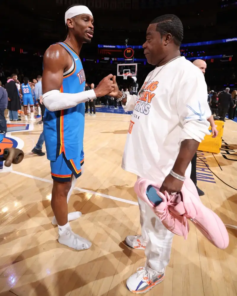 世界杯手机观看-亚历山大今日赛后将亲穿球鞋赠予喜剧演员崔西-摩根