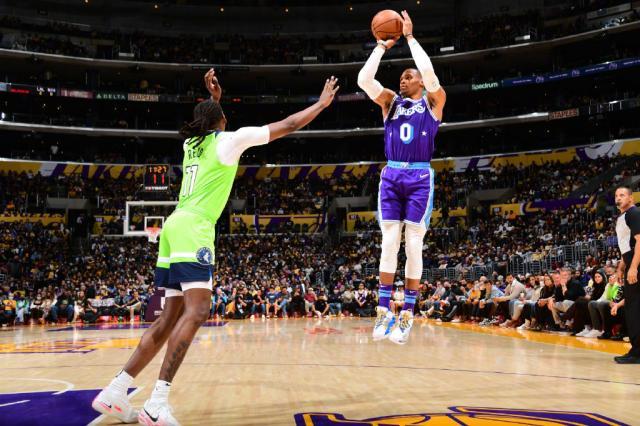 世界杯官方平台-第三节狂输森林狼28分！湖人本赛季化身湖三崩