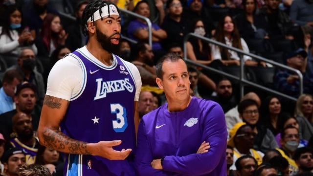 世界杯官方平台-第三节狂输森林狼28分！湖人本赛季化身湖三崩