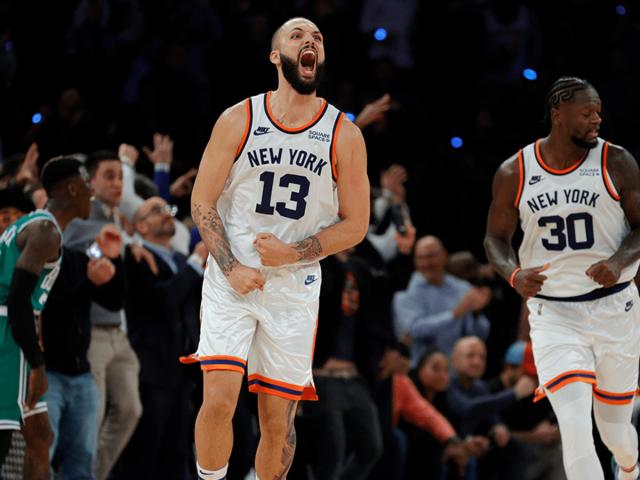 揭幕战氛围悬念双拉满 尼克斯以最疯狂方式启程