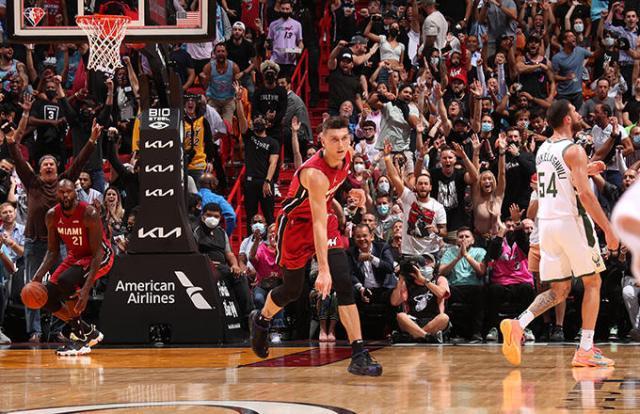 世界杯app下载-完美助推剂！洛里令全队高潮 热火正重新变得强硬