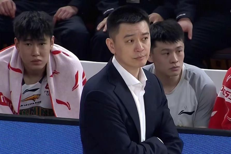 世界杯手机观看-辽宁男篮4分惜败不敌山西，赵继伟15+6+7付豪11分，刘传兴11+7