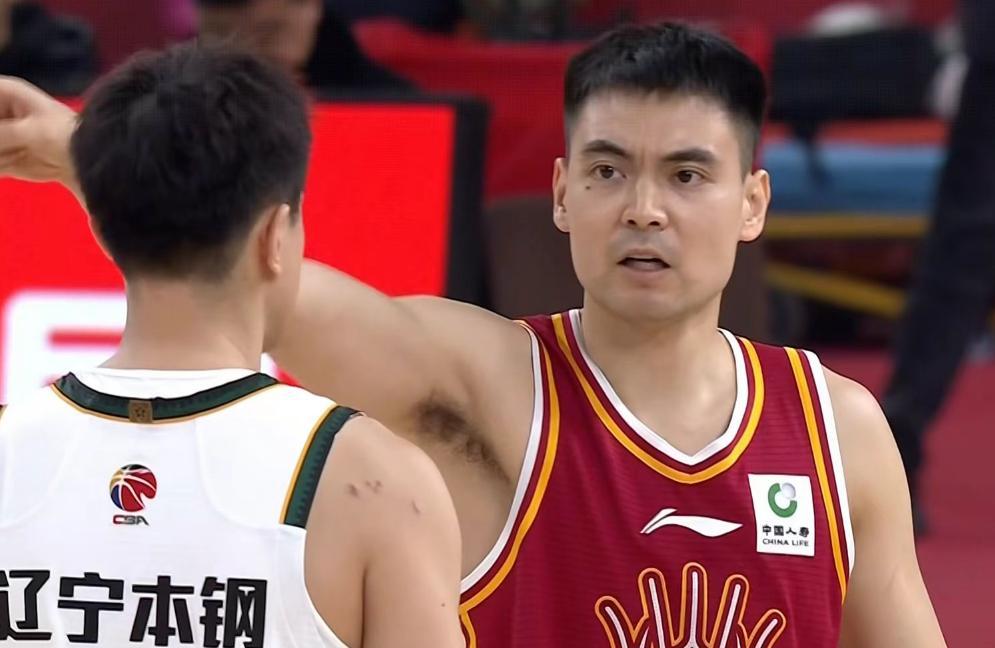 世界杯手机观看-辽宁男篮4分惜败不敌山西，赵继伟15+6+7付豪11分，刘传兴11+7