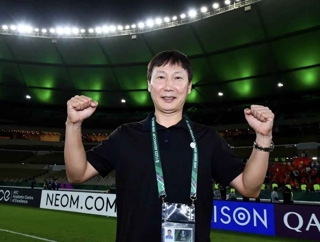 世界杯正版下载安装-越南0-3国足无缘决赛！看看越南球员怎么说，头号球星跪地道歉