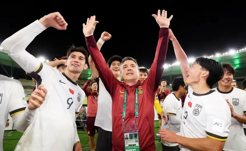 世界杯正版下载安装-越南0-3国足无缘决赛！看看越南球员怎么说，头号球星跪地道歉