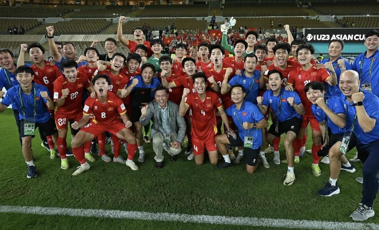 世界杯正版下载安装-越南0-3国足无缘决赛！看看越南球员怎么说，头号球星跪地道歉