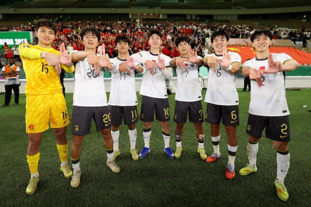 世界杯正版下载安装-越南0-3国足无缘决赛！看看越南球员怎么说，头号球星跪地道歉