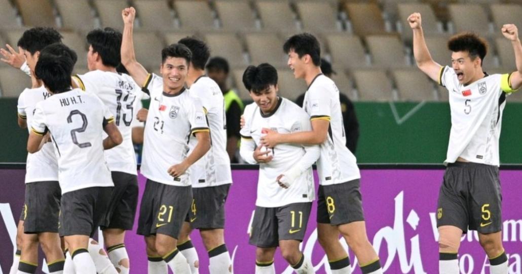 世界杯正版下载安装-越南0-3国足无缘决赛！看看越南球员怎么说，头号球星跪地道歉