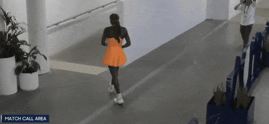 世界杯app下载-“我要释放激情” 21岁高芙输乌克兰美女后暴走：连续怒砸7下球拍