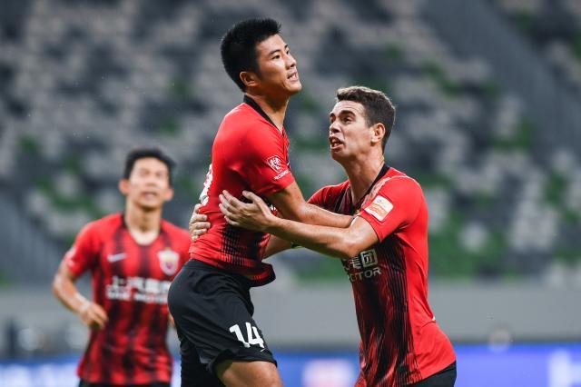 世界杯直播app官网-【中超】李圣龙制胜球杨旭绝平被吹 海港1比0申花