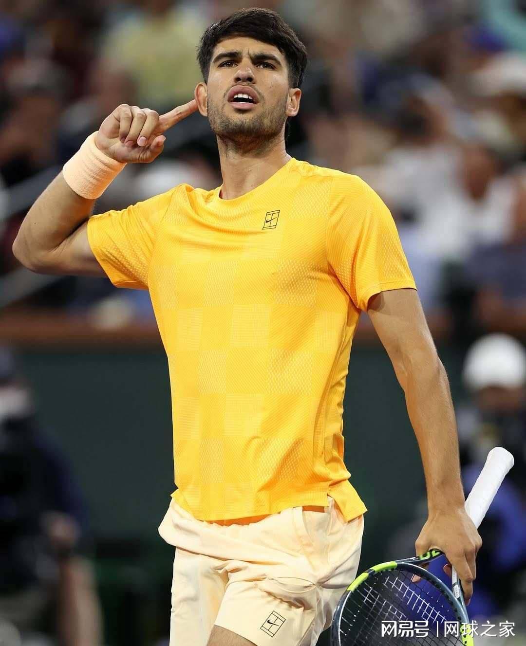 世界杯官方平台-阿卡抱怨每轮都像跟费德勒对决一样难打，丝袜赞穆霍娃女版费天王