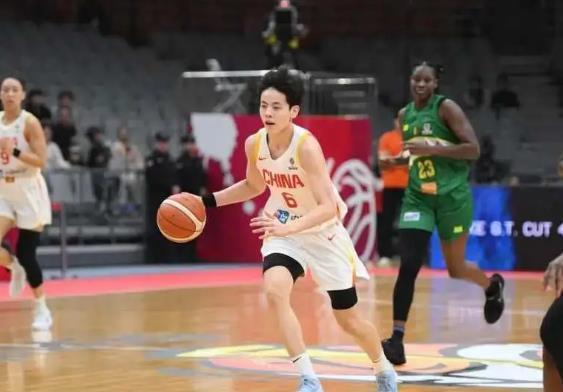 世界杯直播app官网-世预赛：女篮81-68大胜马里，李月汝21+10，张子宇12分